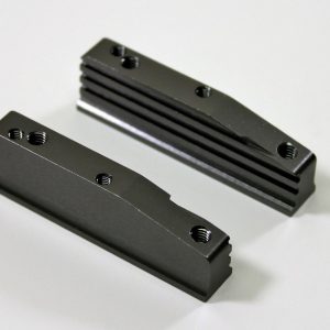 Alu Engine Mount l/r 1:8 Comp.