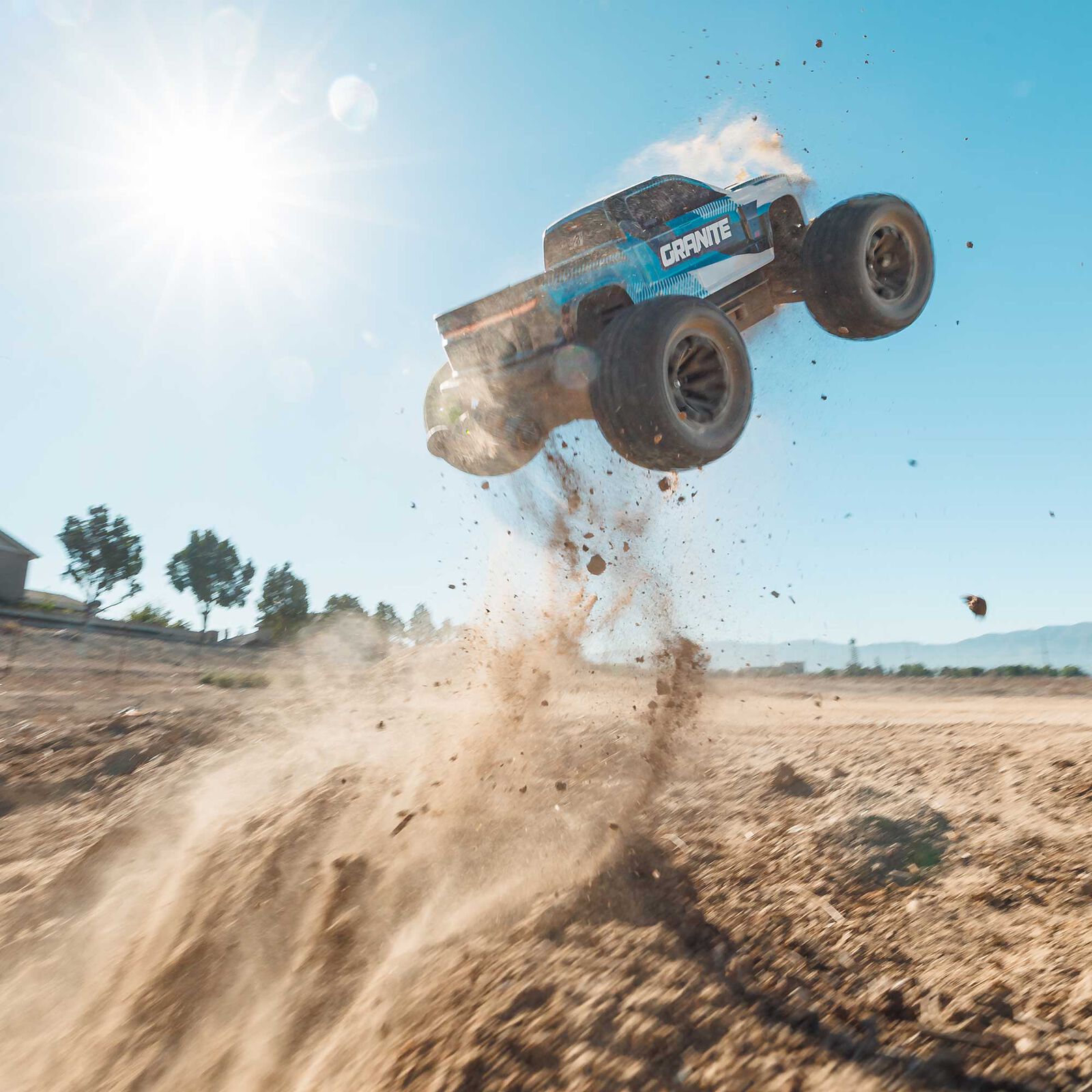 1/10 GRANITE 223S DSC 4X4 RTR Brushless Monster Truck Blue - immagine 4